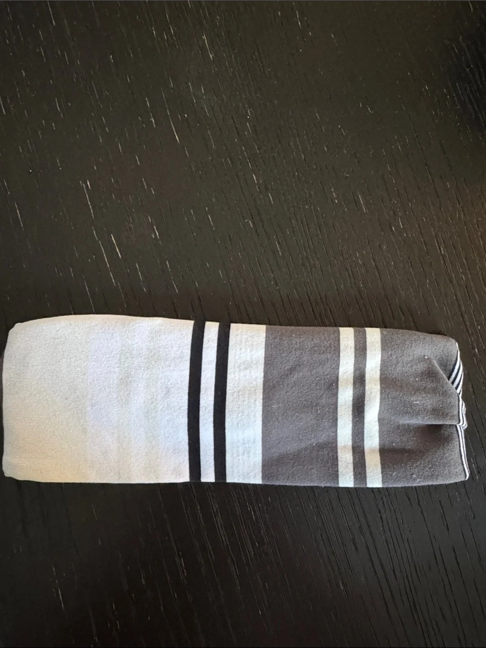 Lululemon Bang Buster Wide Black, White, Gray, Tan Print Reversible Headband. OS